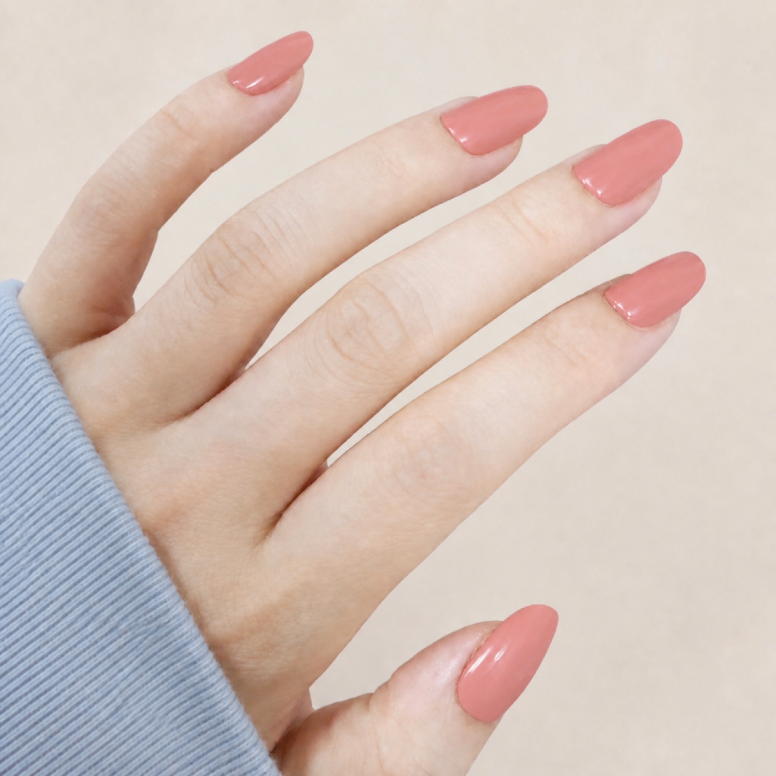 Blush Almond Almond press-on nails